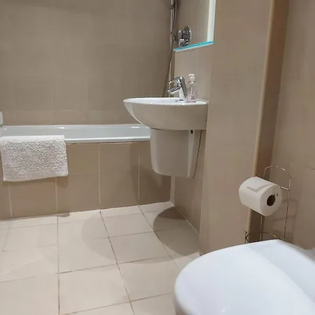 City Apartment In Great Location With A Balcony & Parking Possible - West One Sheffield Exterior photo